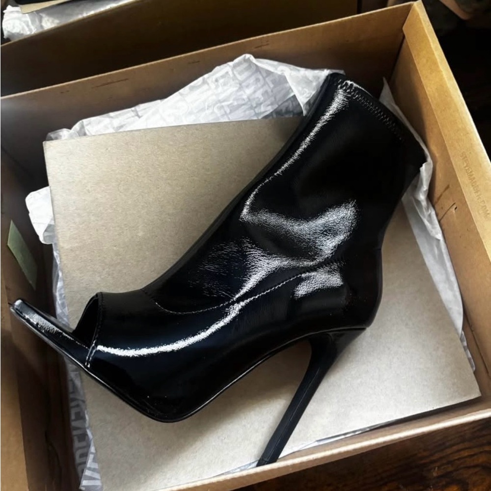 Steve Madden Glossy Black Heeled Boots